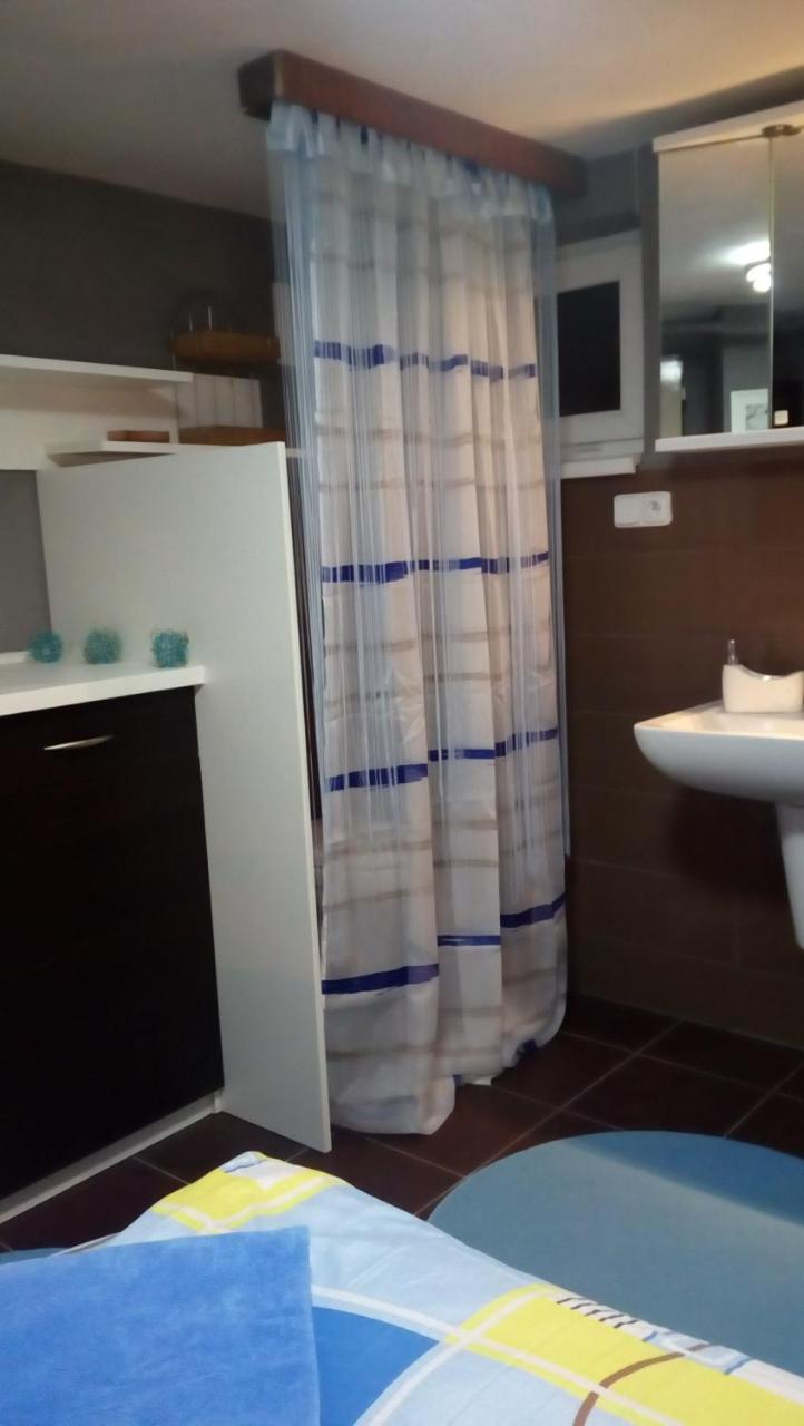 Apartmany Mk U Modre Kocky Нове-Гради Екстер'єр фото